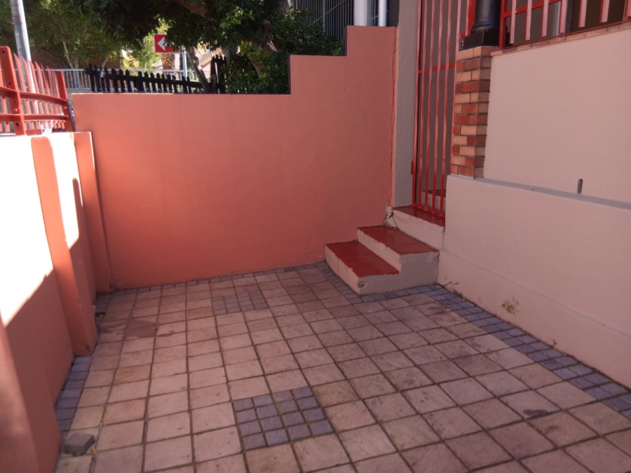 To Let 2 Bedroom Property for Rent in Mowbray Western Cape